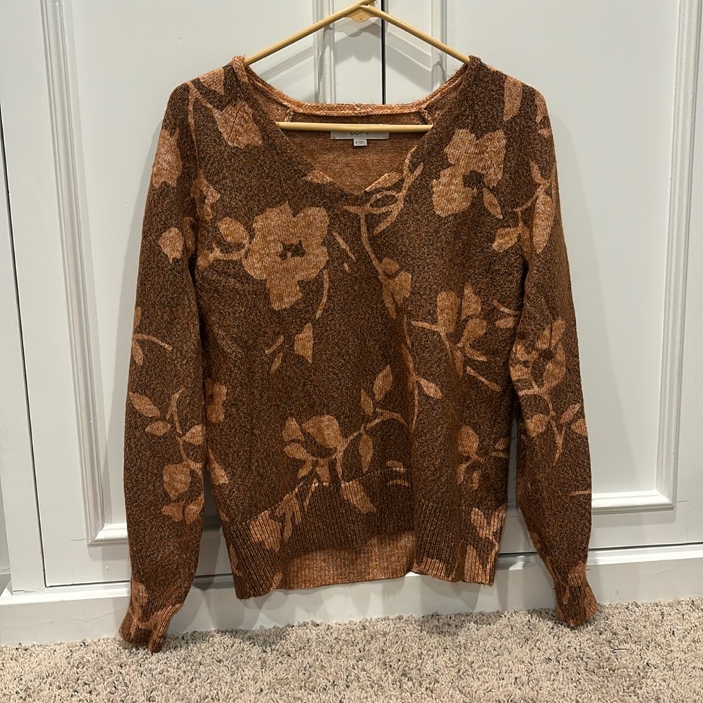 COPY - LOFT. Vine Raglan V-Neck Sweater. M.